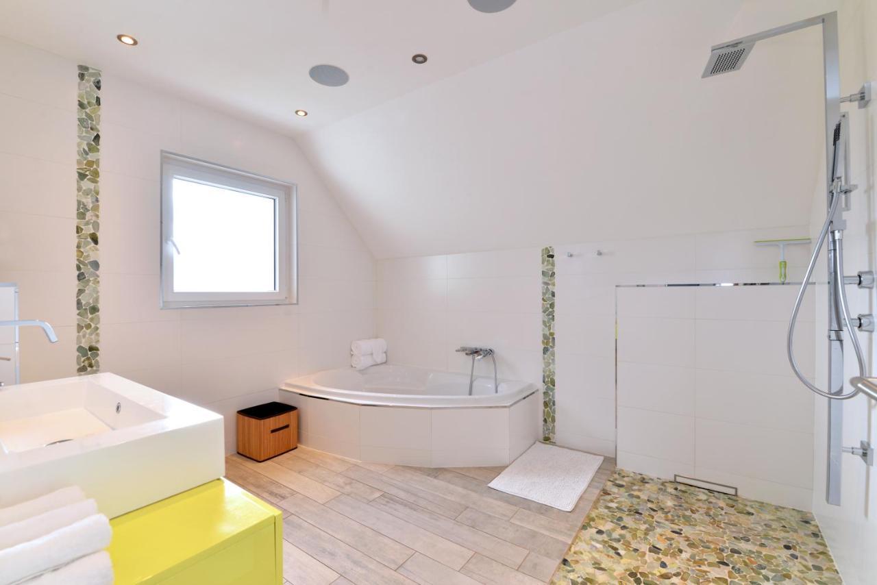 & Manta Strasbourg Villa *